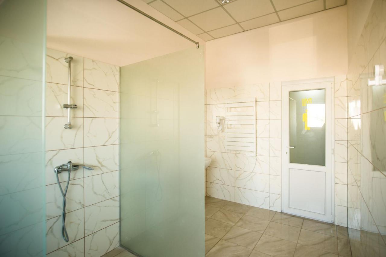 Si-Yo Hostel Ungvár Kültér fotó